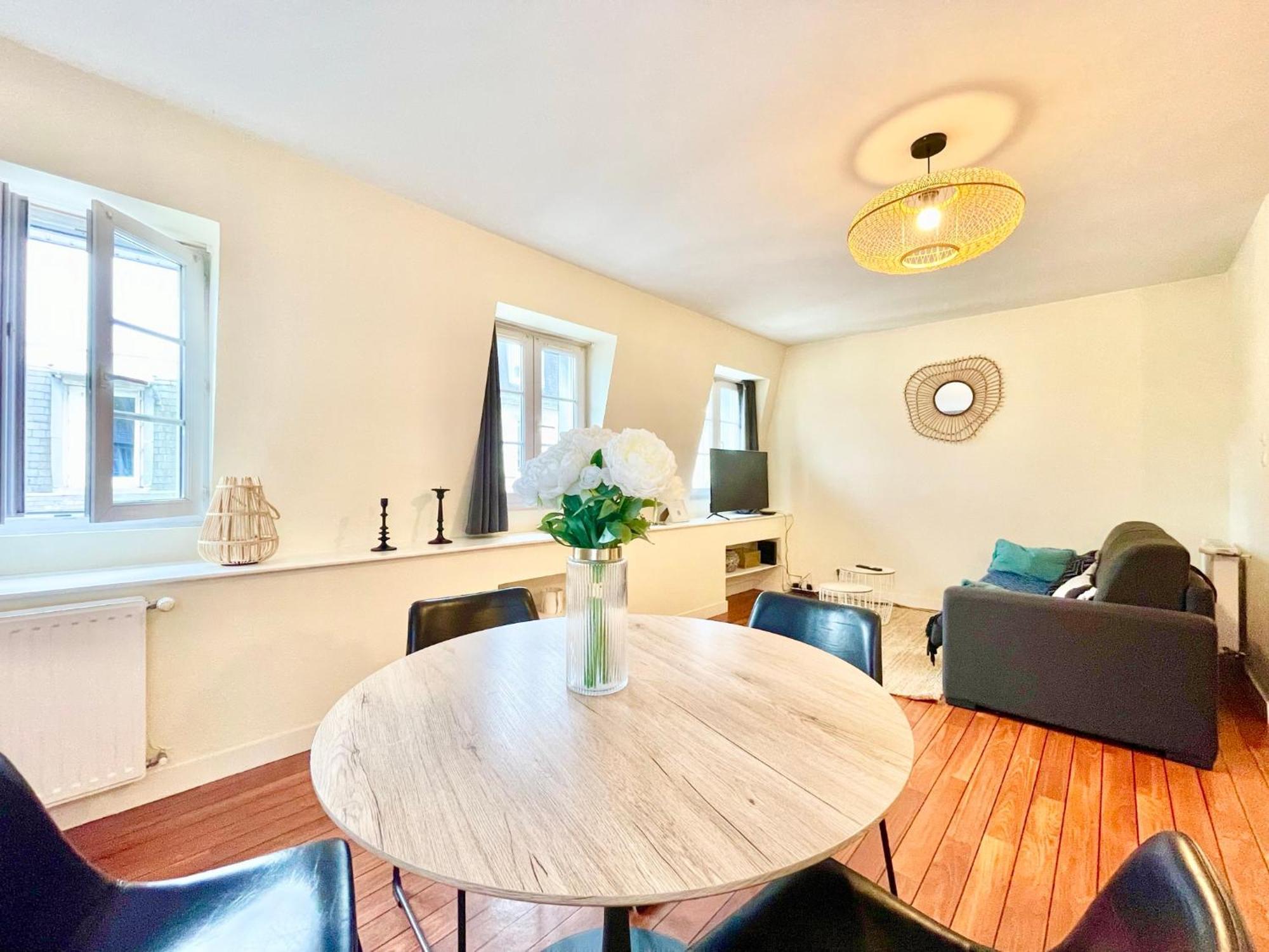 Centre - - Le Vauban - Lumineux - Centre - Proche Boutiques Et Restaurants Appartement *